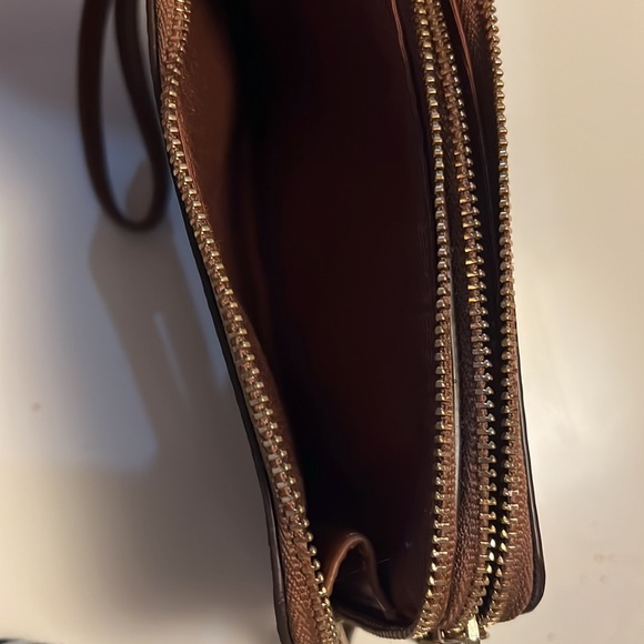 Coach Double Corner Zip Wristlet In Signature Canvas - Picture 2 of 6